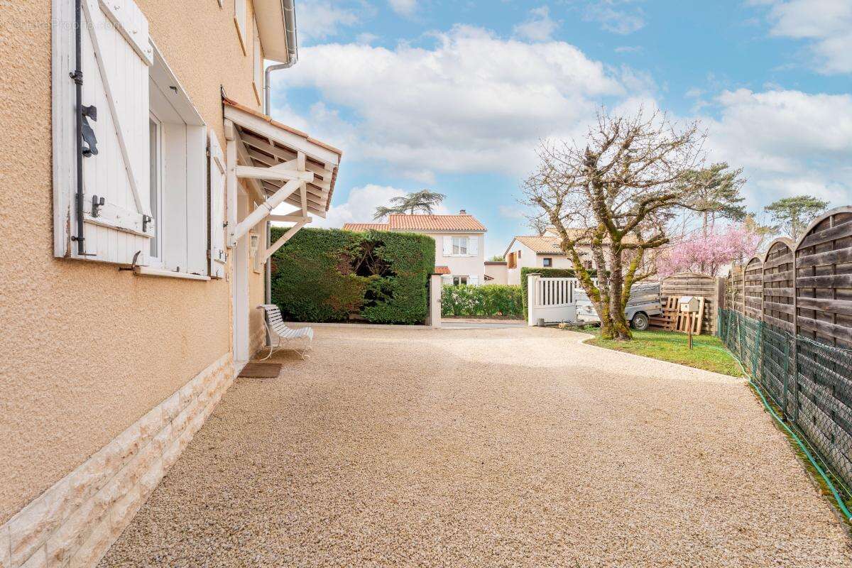 Maison à LENTILLY