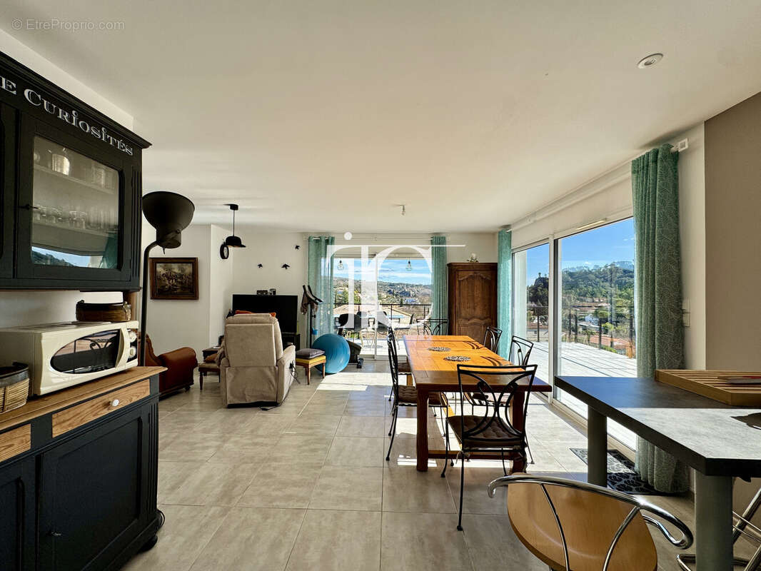 Villa  84 m² avec vue plongeante sur le village - 1330 m² de terrain arbore- 3 chambres - garage - photo 7