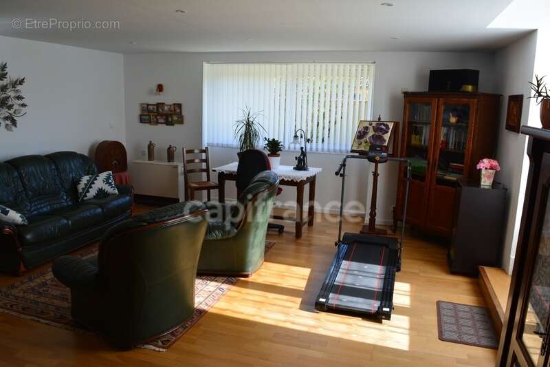 Dpt Cher (18), à vendre proche de NEVERS maison P8   Garage atelier, terrain batir - photo 4