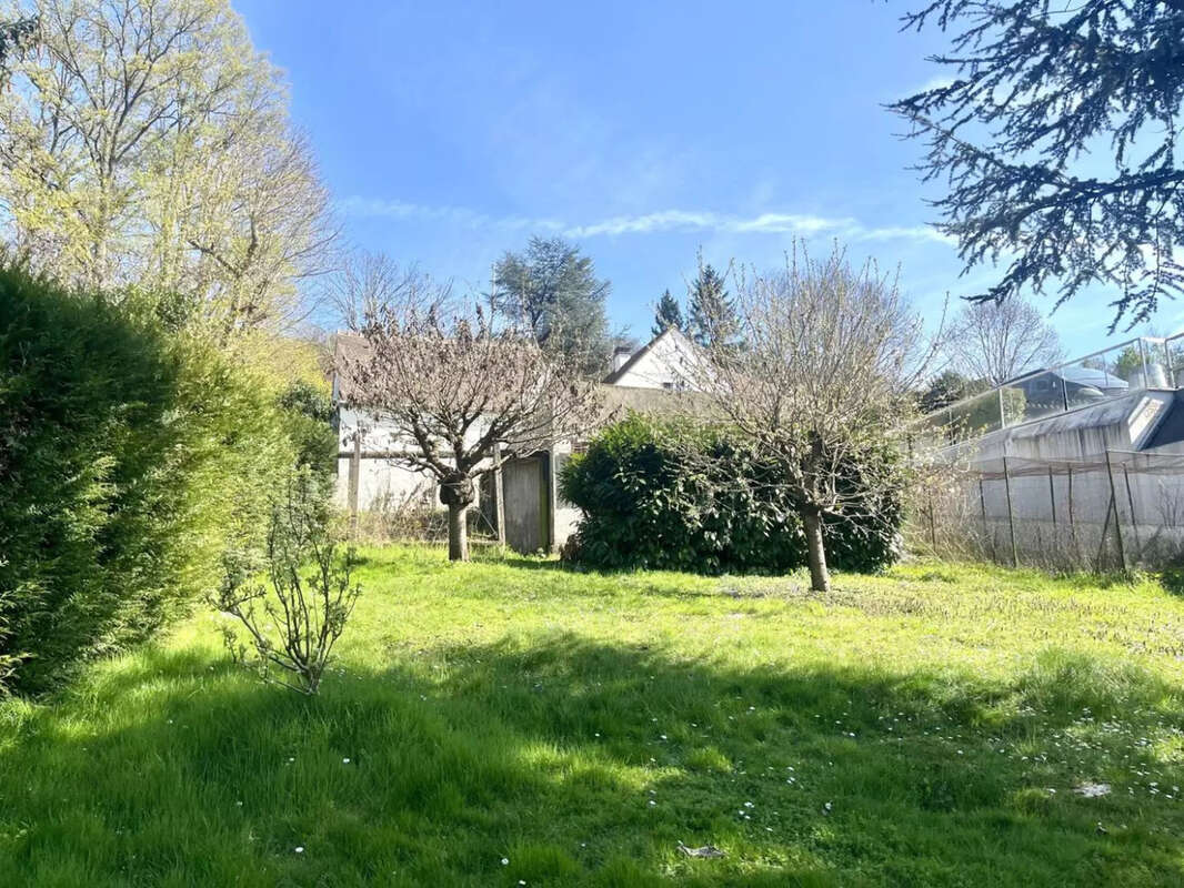 Terrain à MONTLIGNON