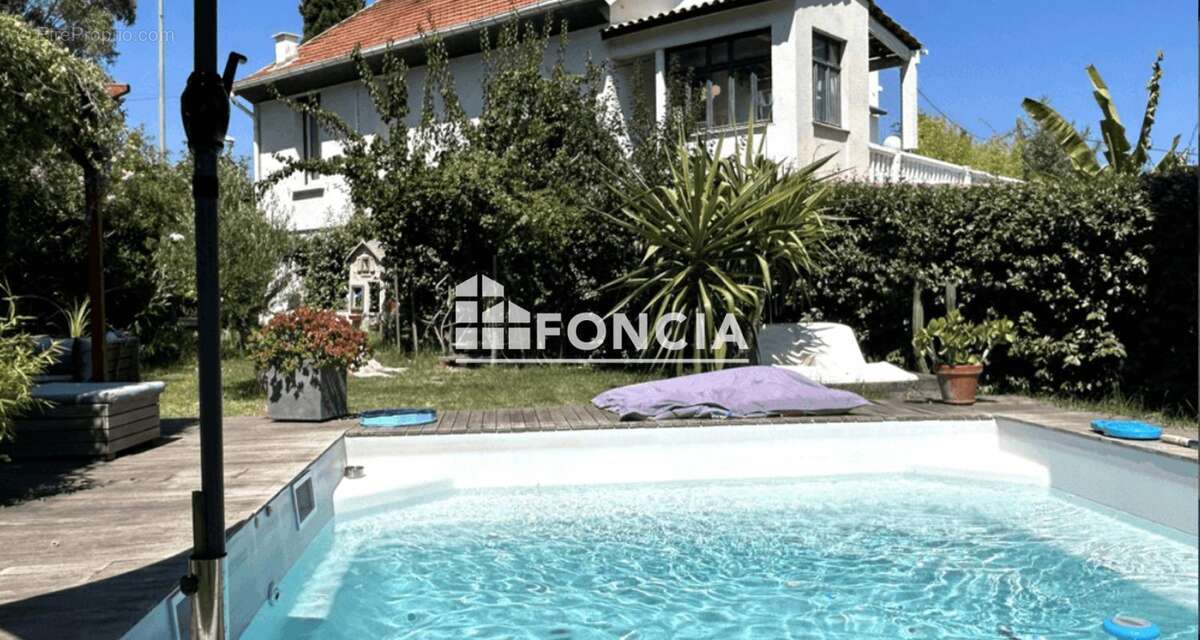 Maison à BORMES-LES-MIMOSAS