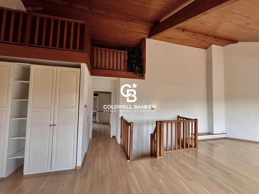 Appartement Duplex à vendre centre d'Annemasse - Proche Gare - photo 4