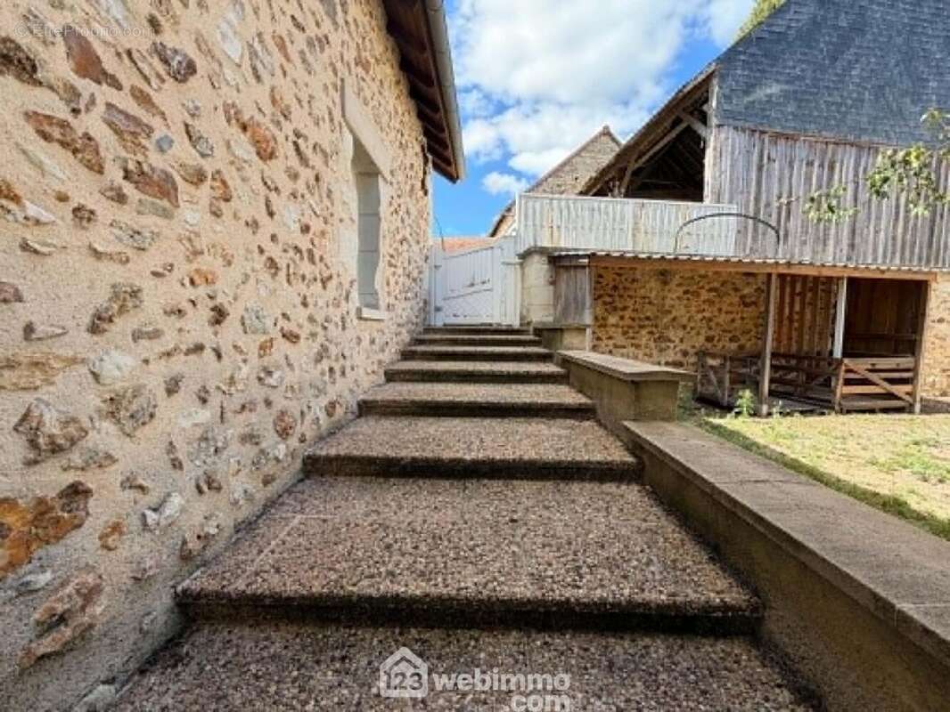 Maison 111 m² à Coussay-Les-Bois  - photo 9