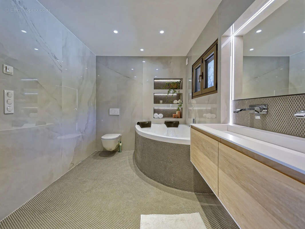 Maison 297 m² à Saint-Paul  - photo 18
