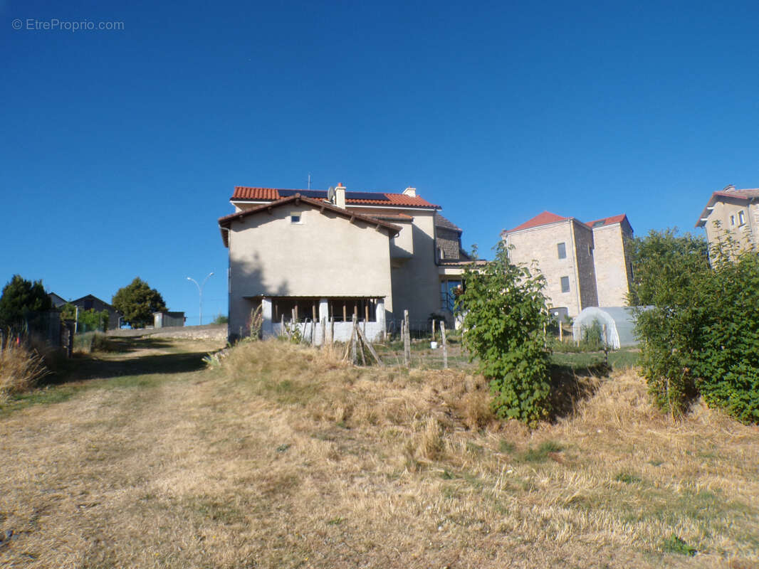 MAISON DE VILLAGE - 5 chambres de 167 m2 au coeur de Saint-Jeure-d'Andaure- Vue dégagée - photo 17