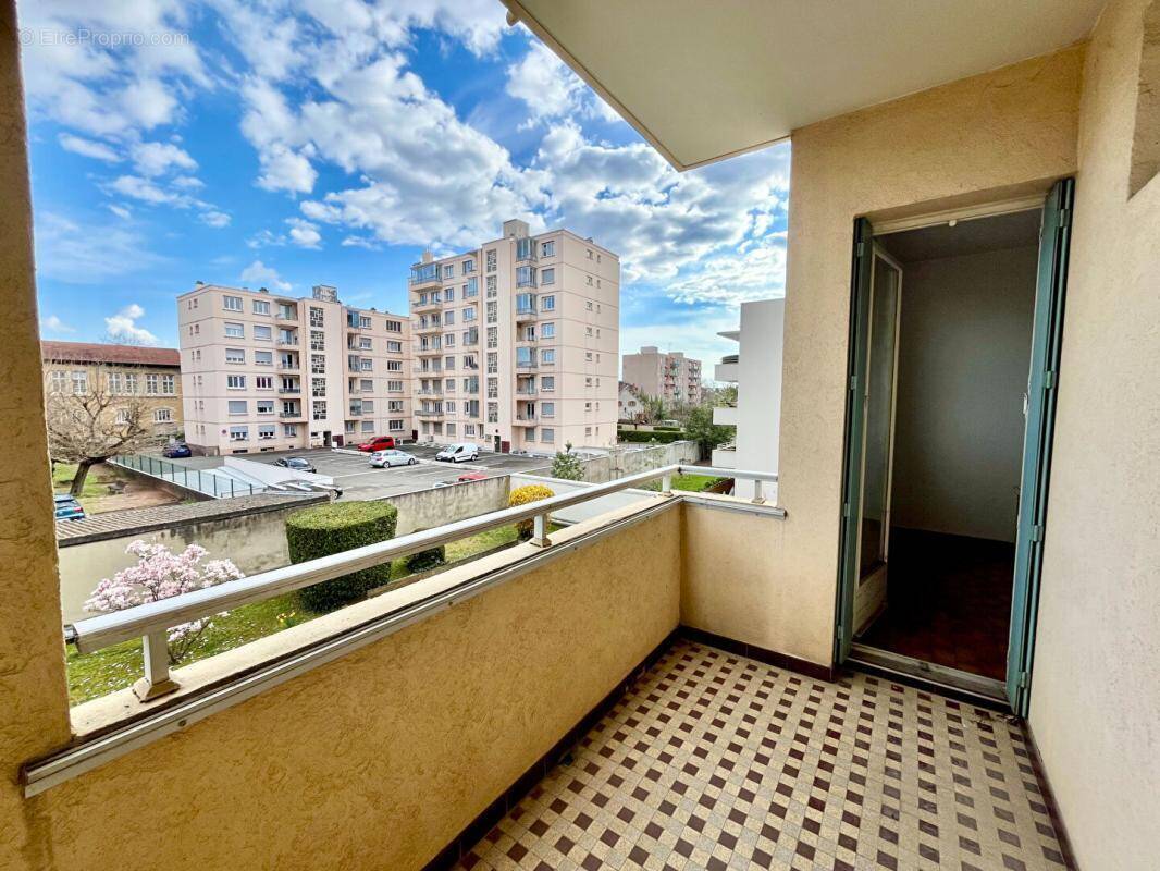 Appartement à LYON-8E