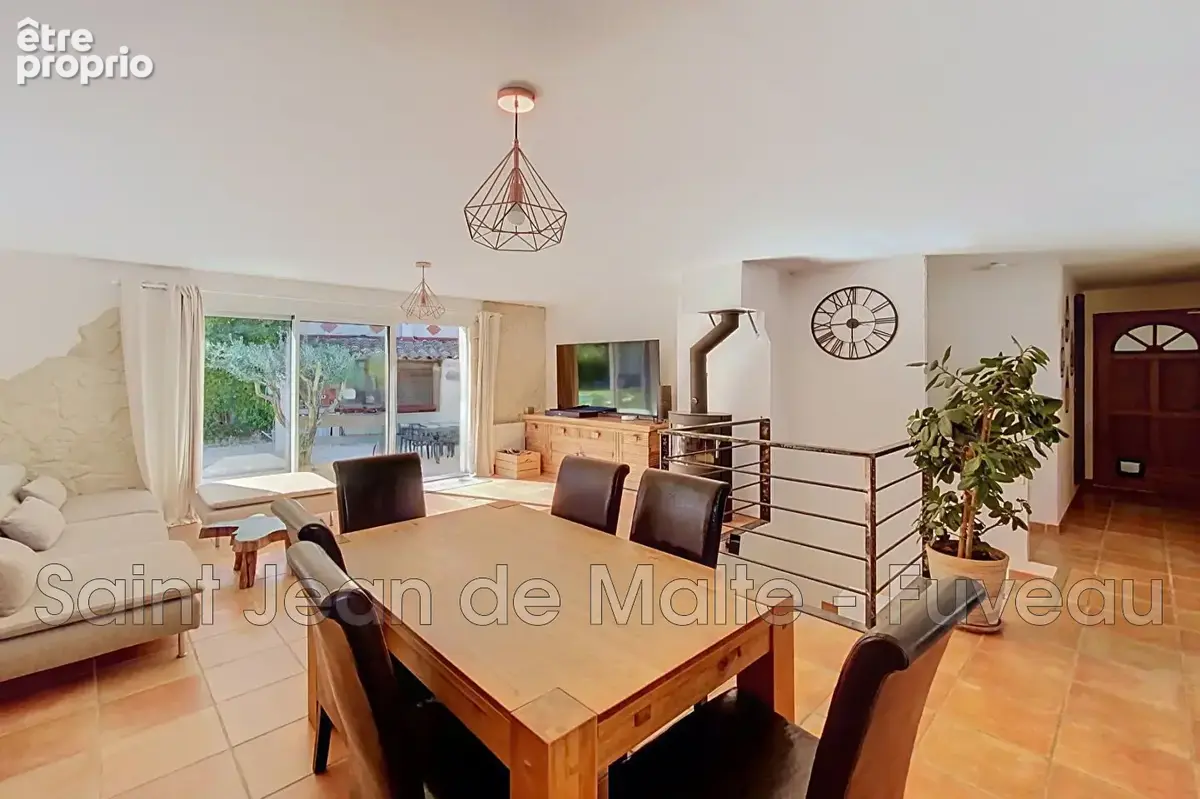 Maison 6 pièces 144 m² à vendre à Greasque (13850) - photo 7