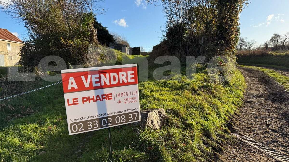 Terrain à SAINT-CHRISTOPHE-DU-FOC