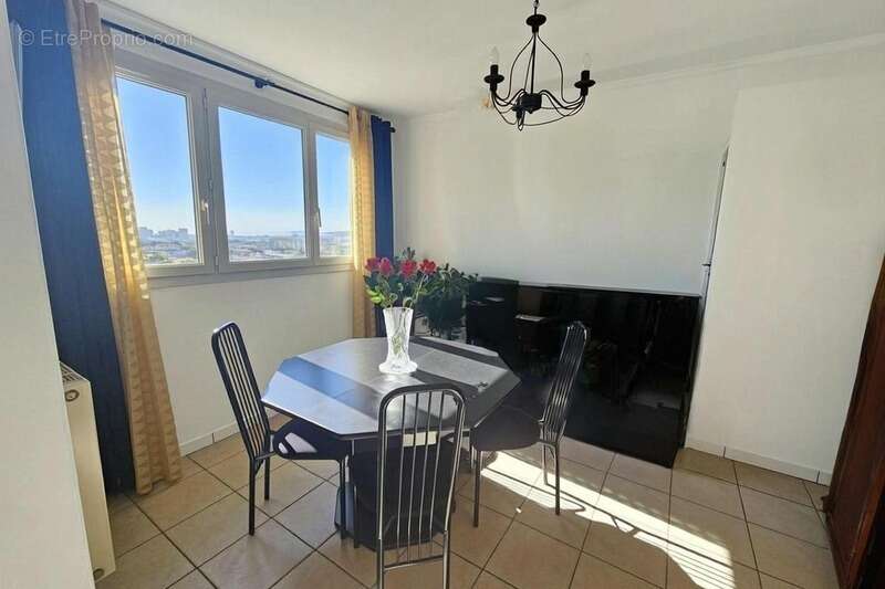 Appartement à MARSEILLE-10E