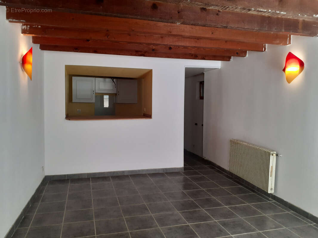 Maison de ville en cours de rénovation - photo 2