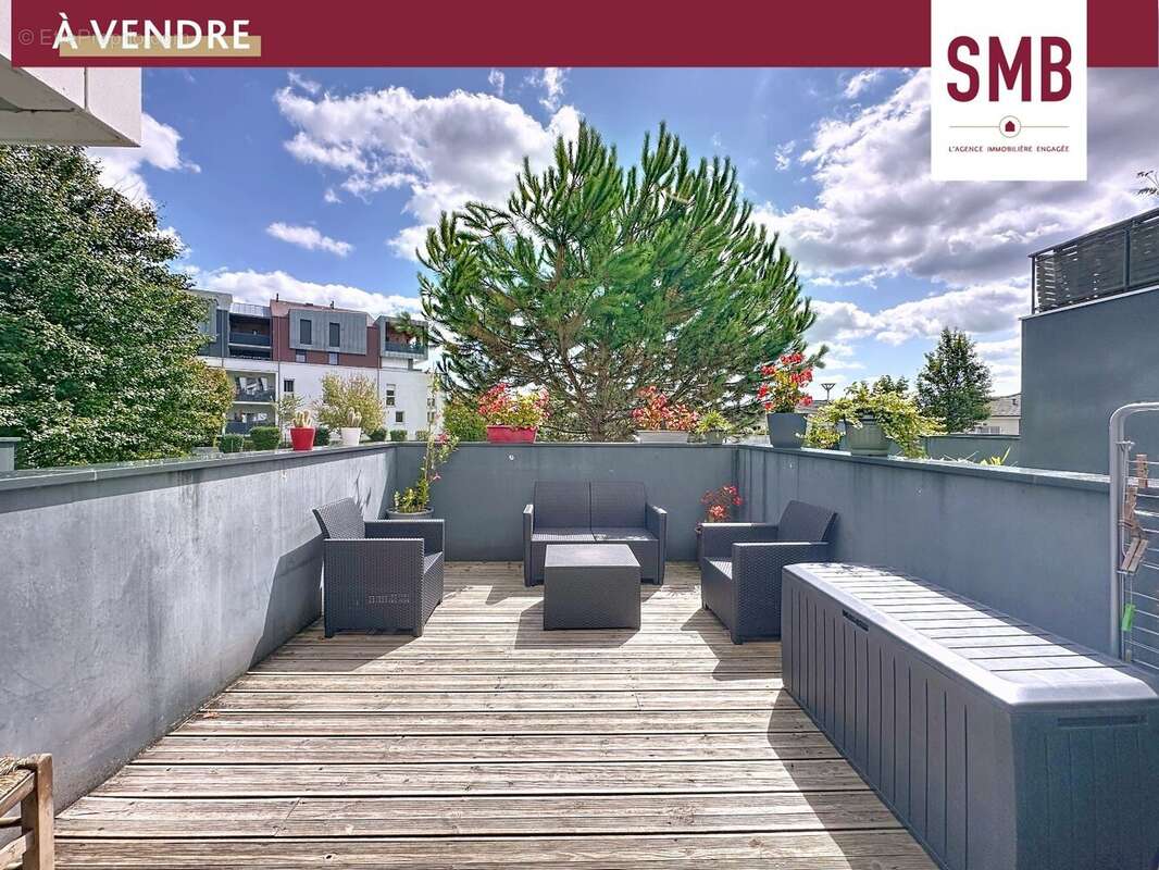 Appartement à LONS
