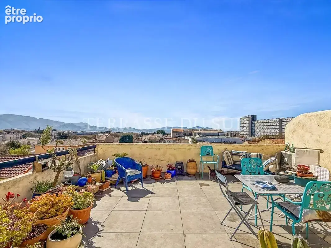 Vente Appartement T2/3 de 58 m2 LC avec Grande Terrasse, Parking Privatif et Cave - Montolivet Marseille 12 - photo 2