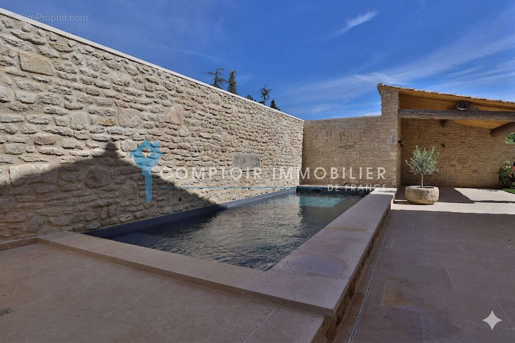 Maison à GORDES