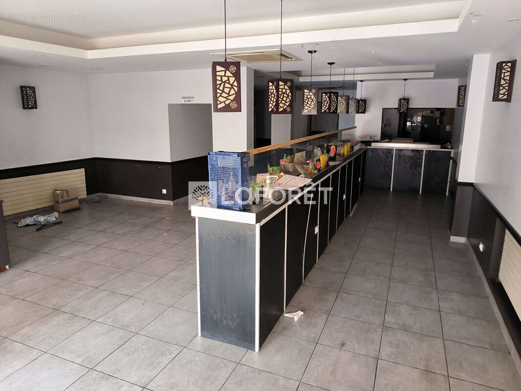 Commerce à LES MUREAUX