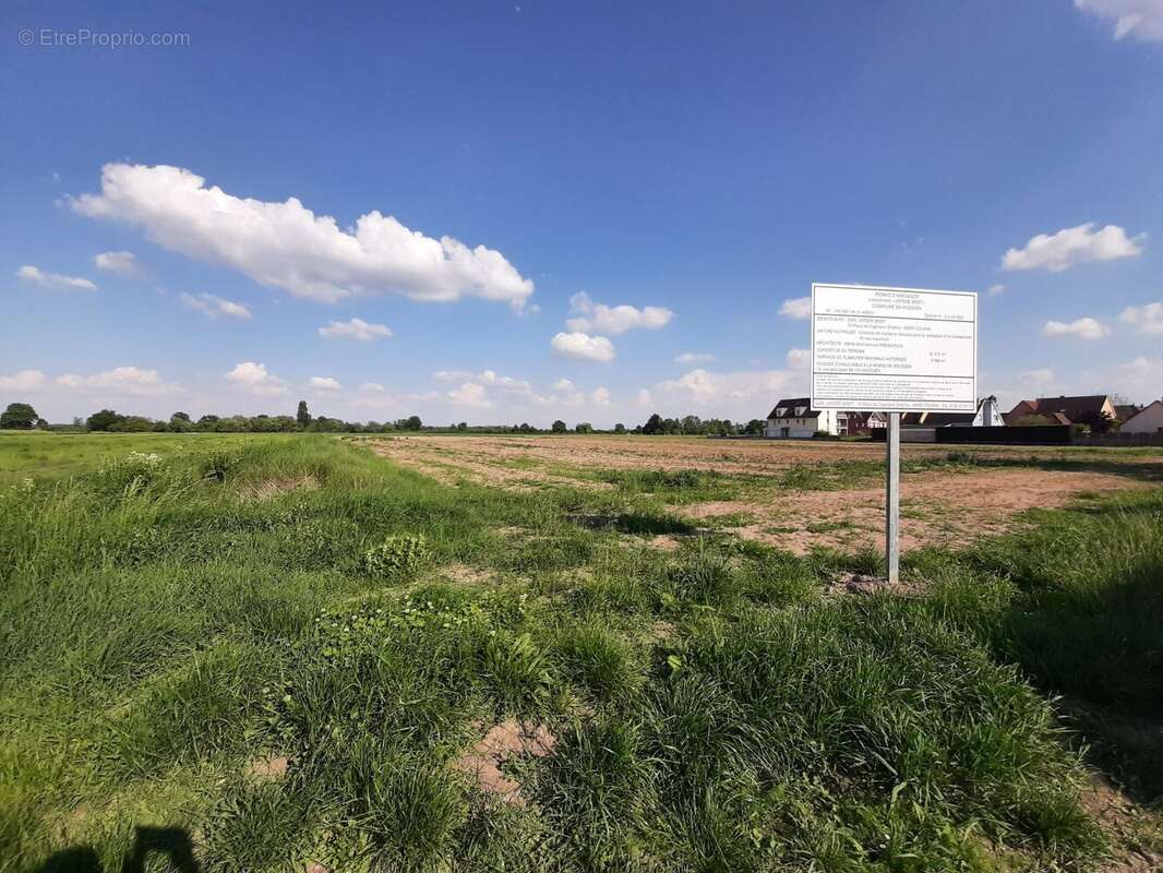 Terrain à HOUSSEN
