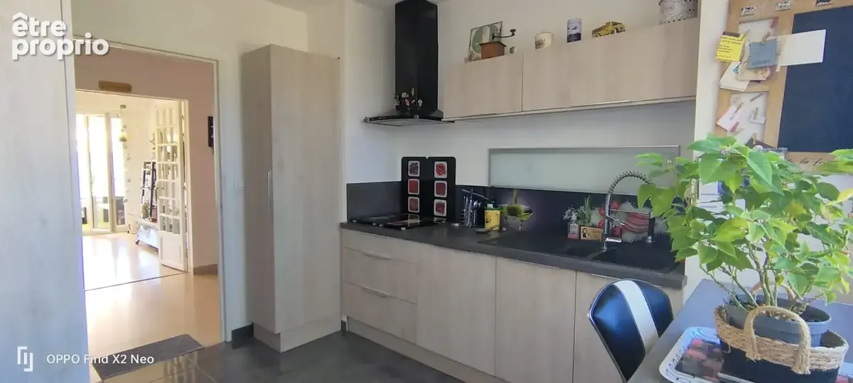 ANGERS Appartement  T4 avec garage 111 m2 , 3 chambres , 2 salles d'eau , cave , garage . - photo 4