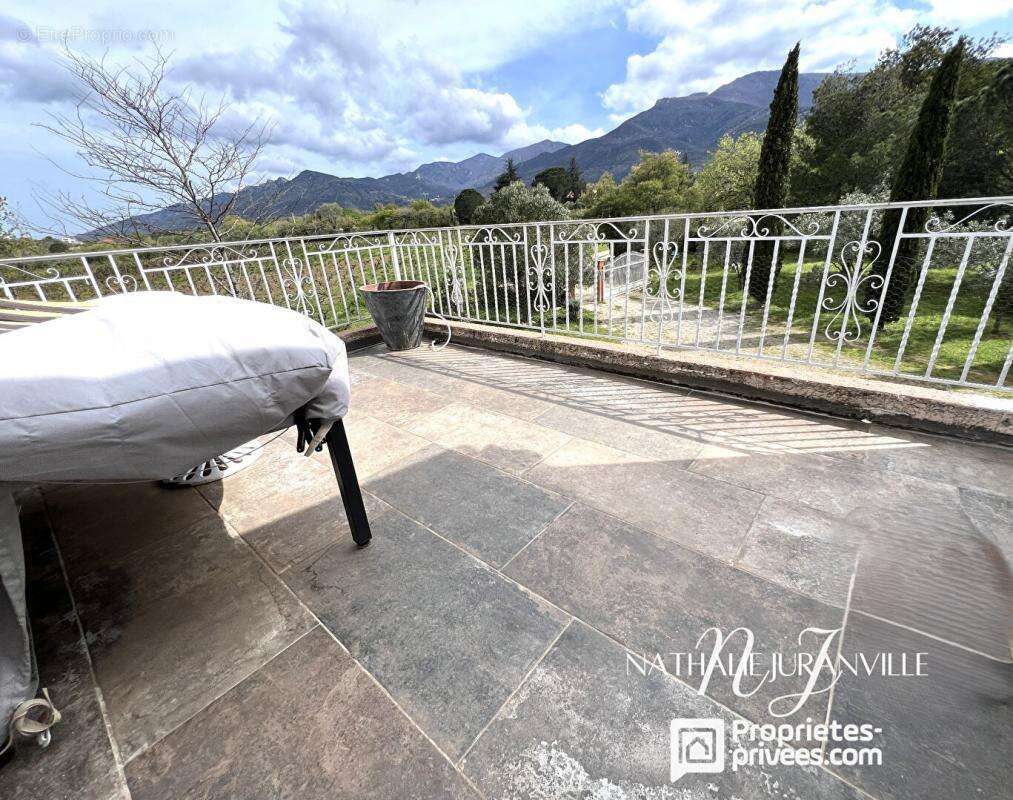 Maison à LAROQUE-DES-ALBERES