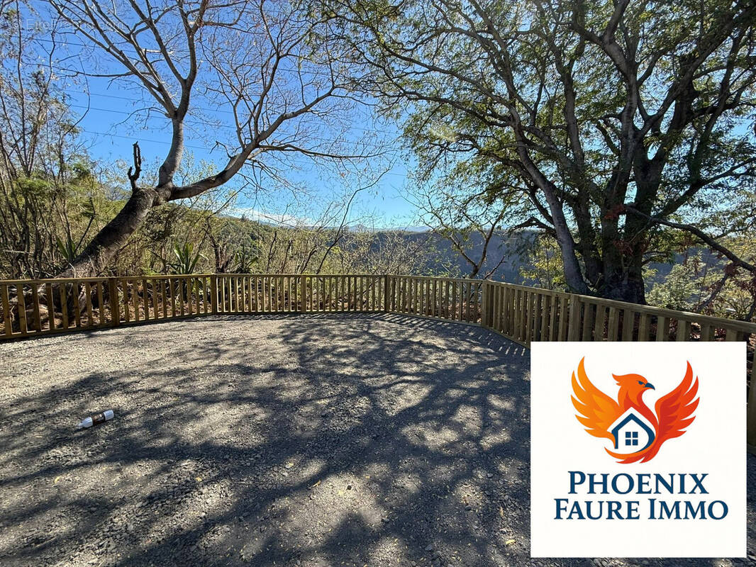 Terrain à SAINT-LOUIS