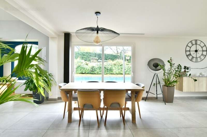 Maison à PERS-JUSSY