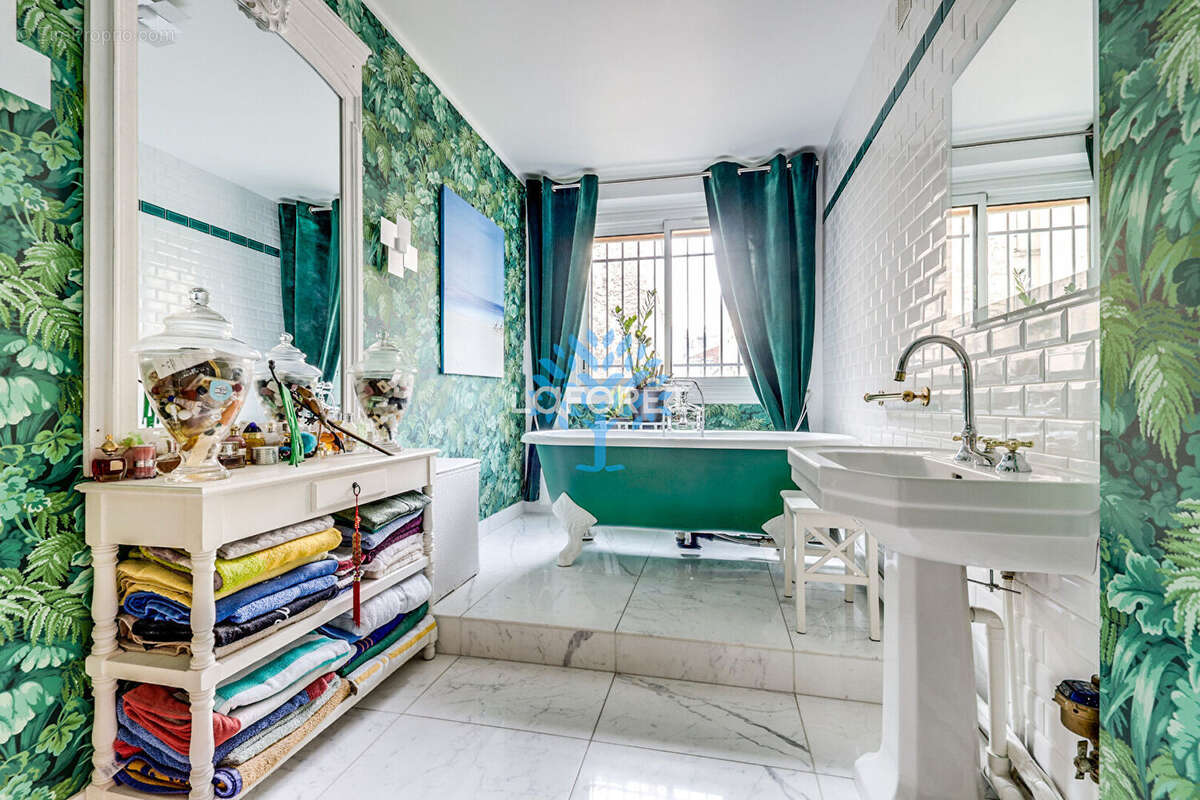 Appartement à PARIS-11E