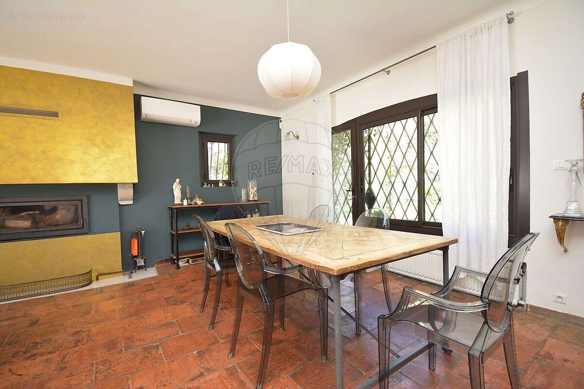 Maison à ROQUEFORT-LES-PINS