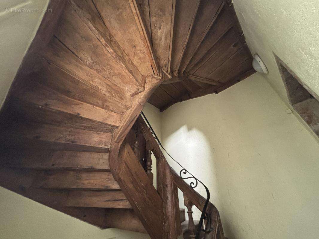 SEMUR EN AUXOIS centre-ville : appartement quatre piéces, 93m², avec une terrasse. Prix : 155 000€ - photo 11