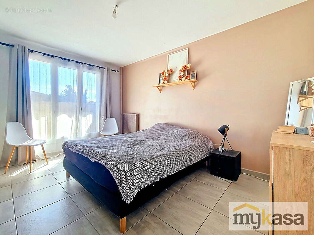 Appartement à PORT-DE-BOUC