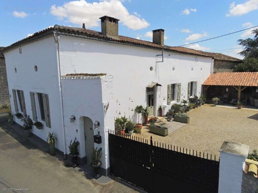 Maison à CIVRAY
