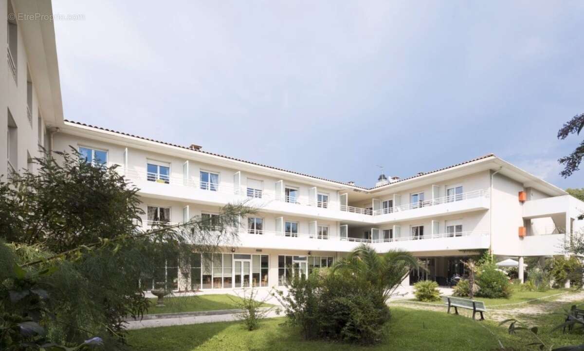 Appartement à LA BOUILLADISSE