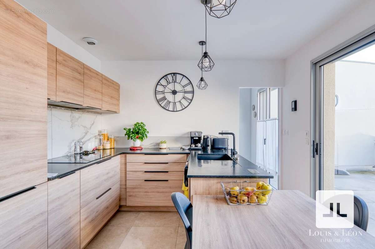 Appartement à ANSE