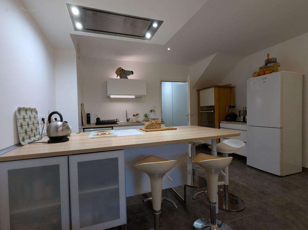 Duplex T3 63 m² à Aix (Les Granettes) avec terrasse, jardin et parking privatif - photo 5