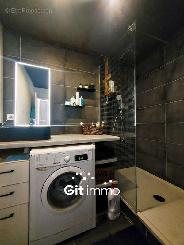 Appartement à MARSEILLE-6E