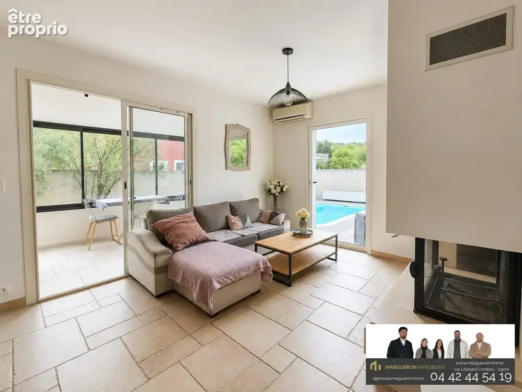 Maison 110 m² à Saint-Mitre-Les-Remparts  - photo 5