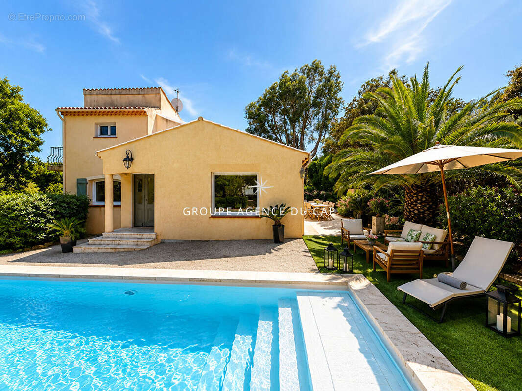 Villa à vendre avec 4 chambres et piscine à 100m des criques de saint-aygulf - photo 5
