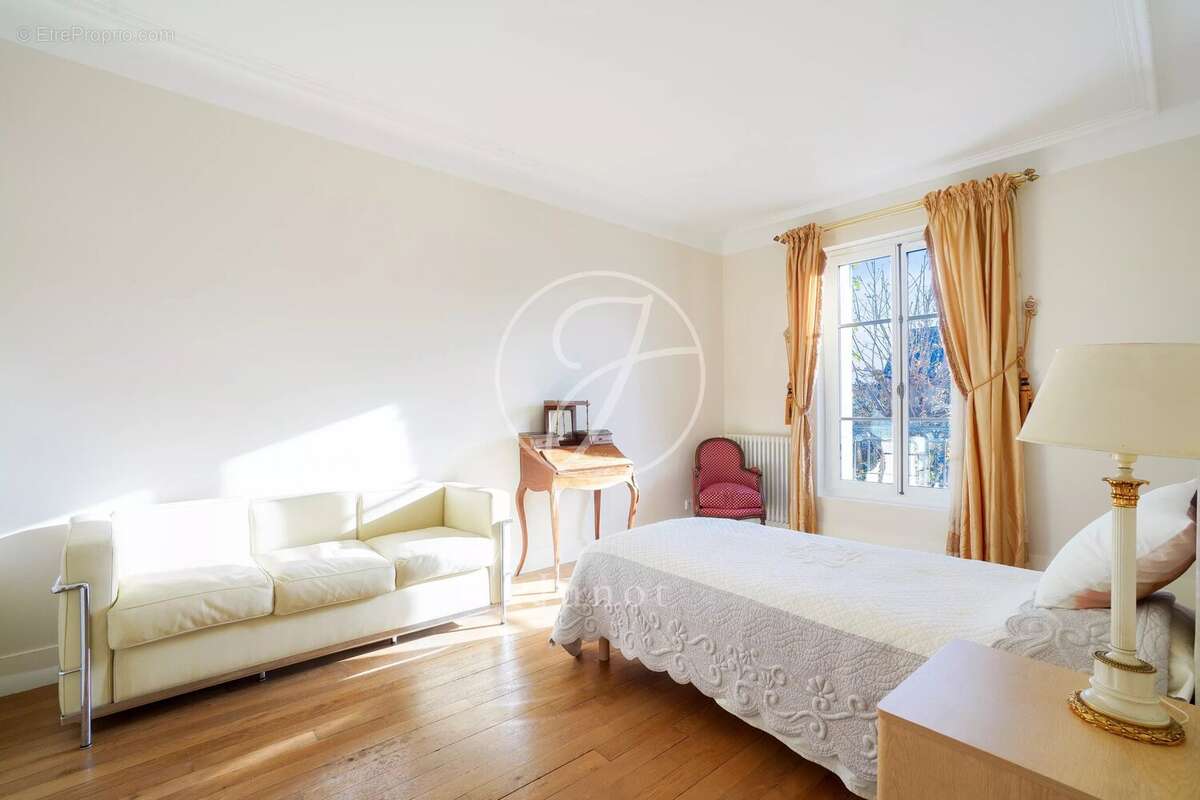 Maison à MAISONS-LAFFITTE