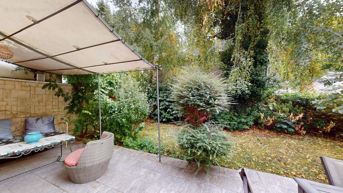 Maison 200 m² à Les Lilas  - photo 3