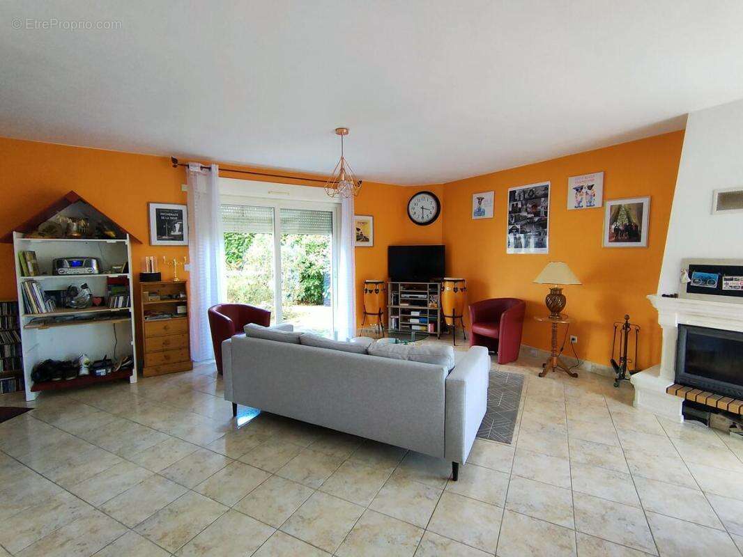 Maison à BEAULIEU-SUR-LAYON