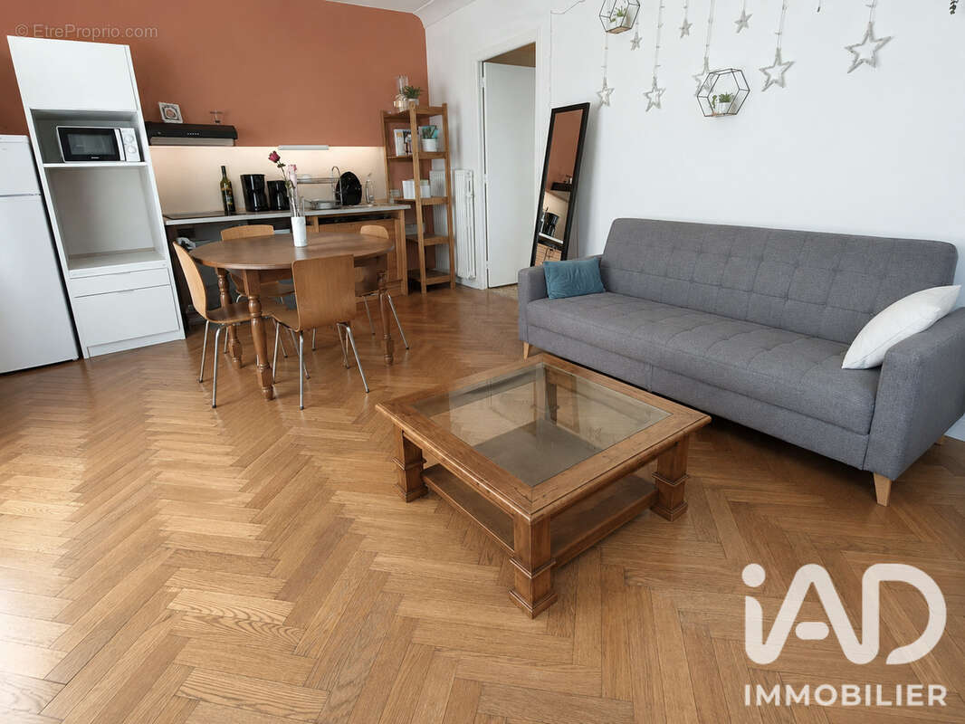 Appartement 110 m² à Menetrol  - photo 3
