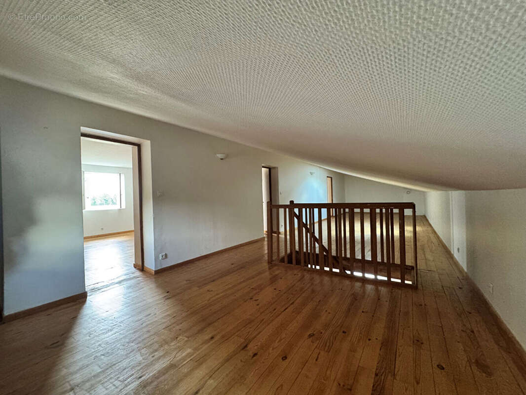 Maison à VILLARS-LES-DOMBES