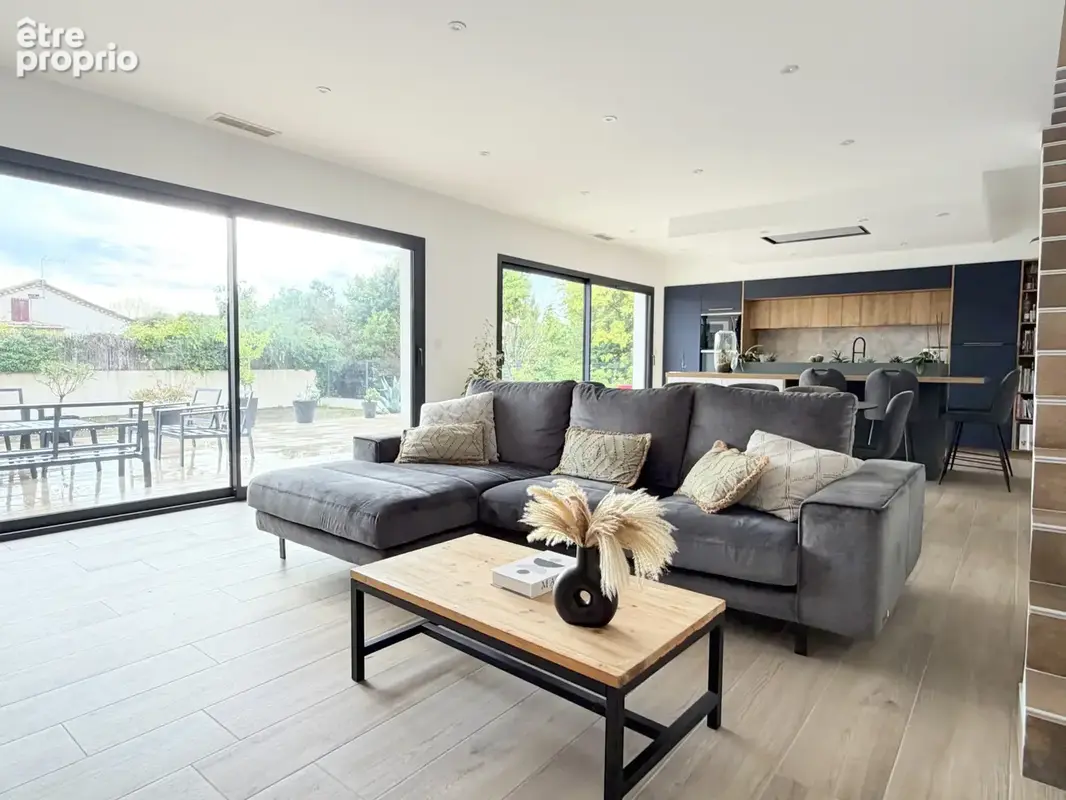 Villa contemporaine sur un très beau terrain avec piscine et puits - photo 3