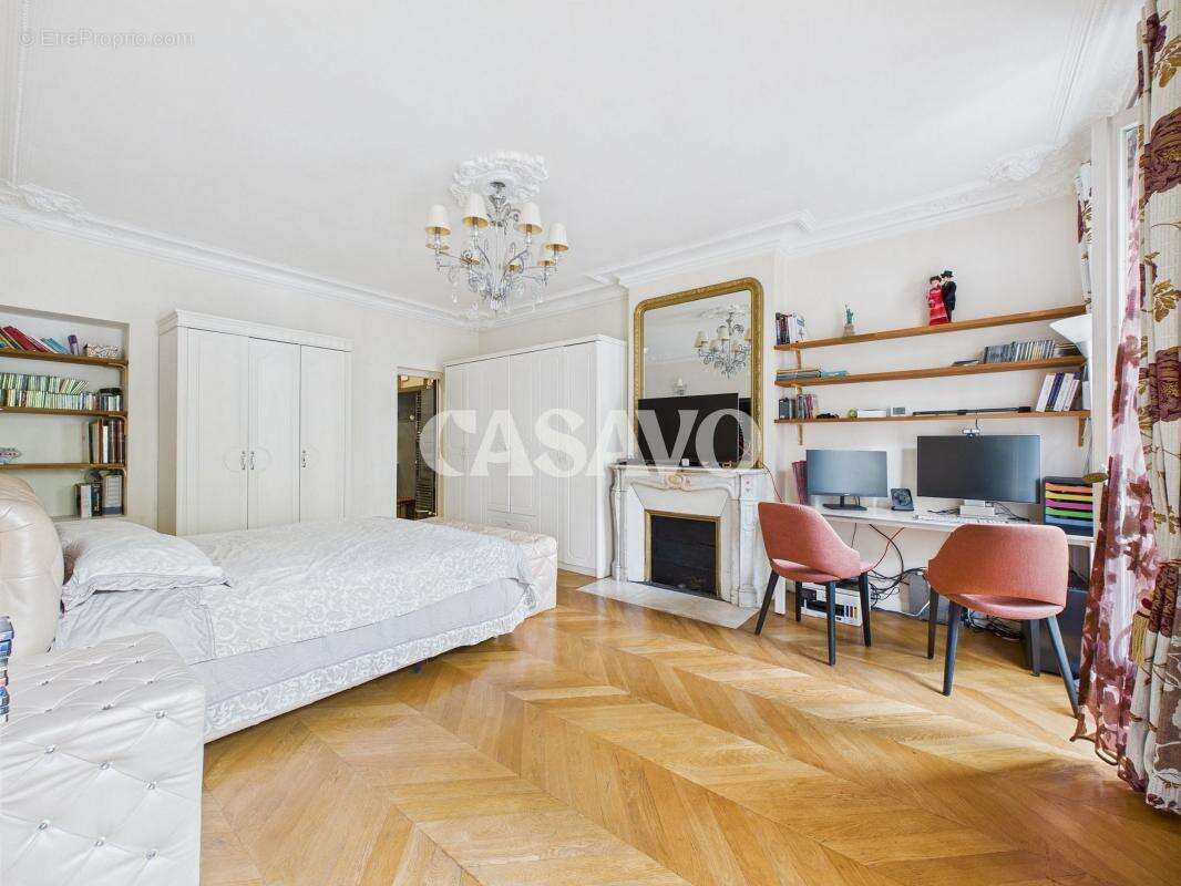 Appartement à PARIS-10E