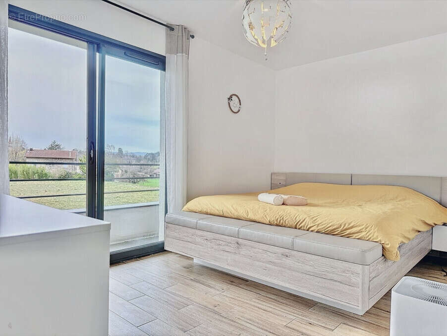 Maison à ETREMBIERES