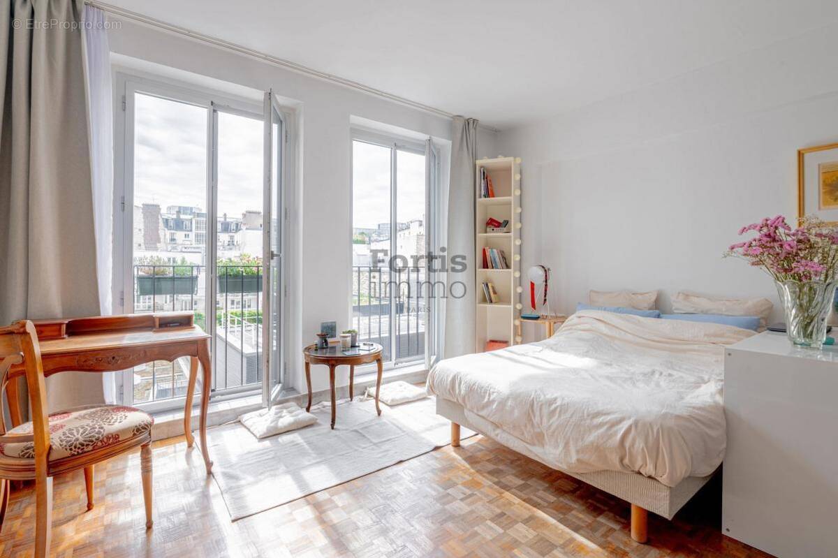 Appartement à PARIS-12E