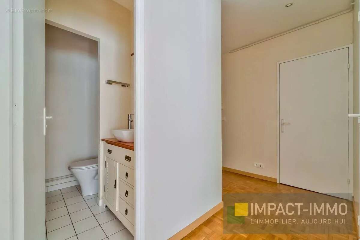 Appartement à COURBEVOIE