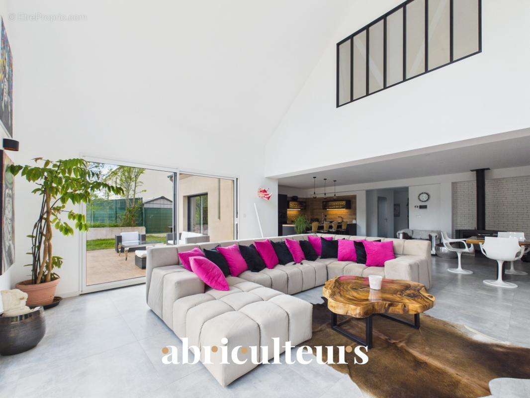 Maison d’architecte de plain-pied récente avec vue panoramique sur la nature environnante en vente à Vaugrigneuse (91640) - photo 17