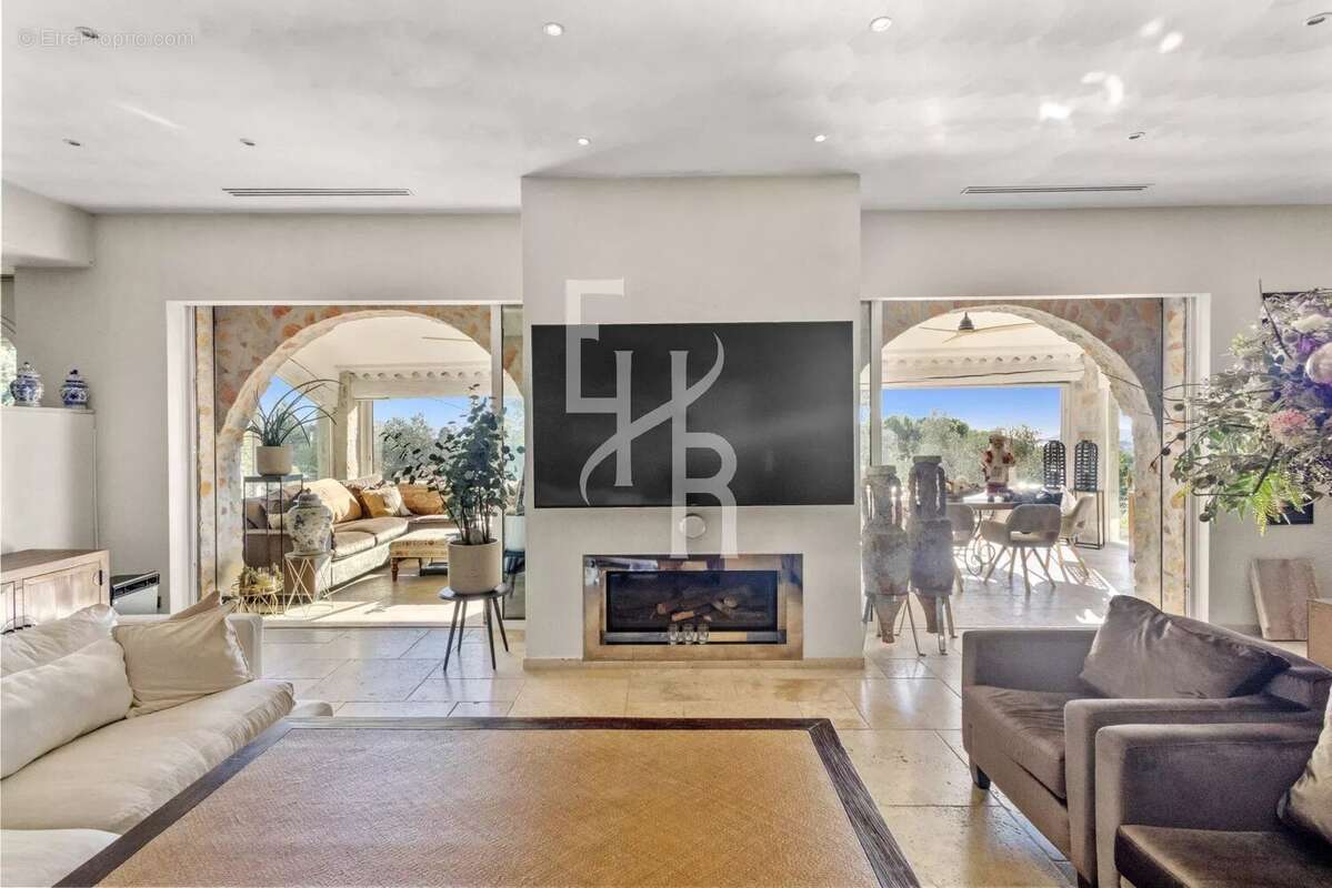 Maison à MOUGINS