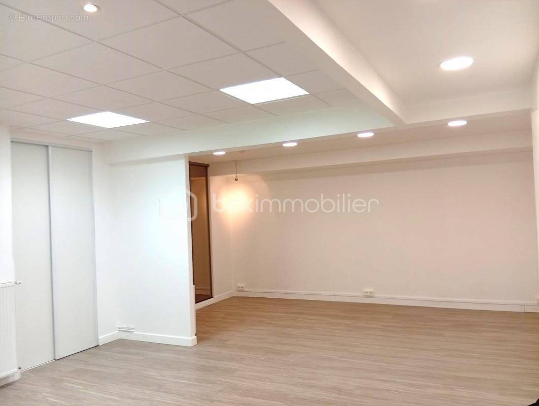 Commerce à EPINAY-SUR-SEINE