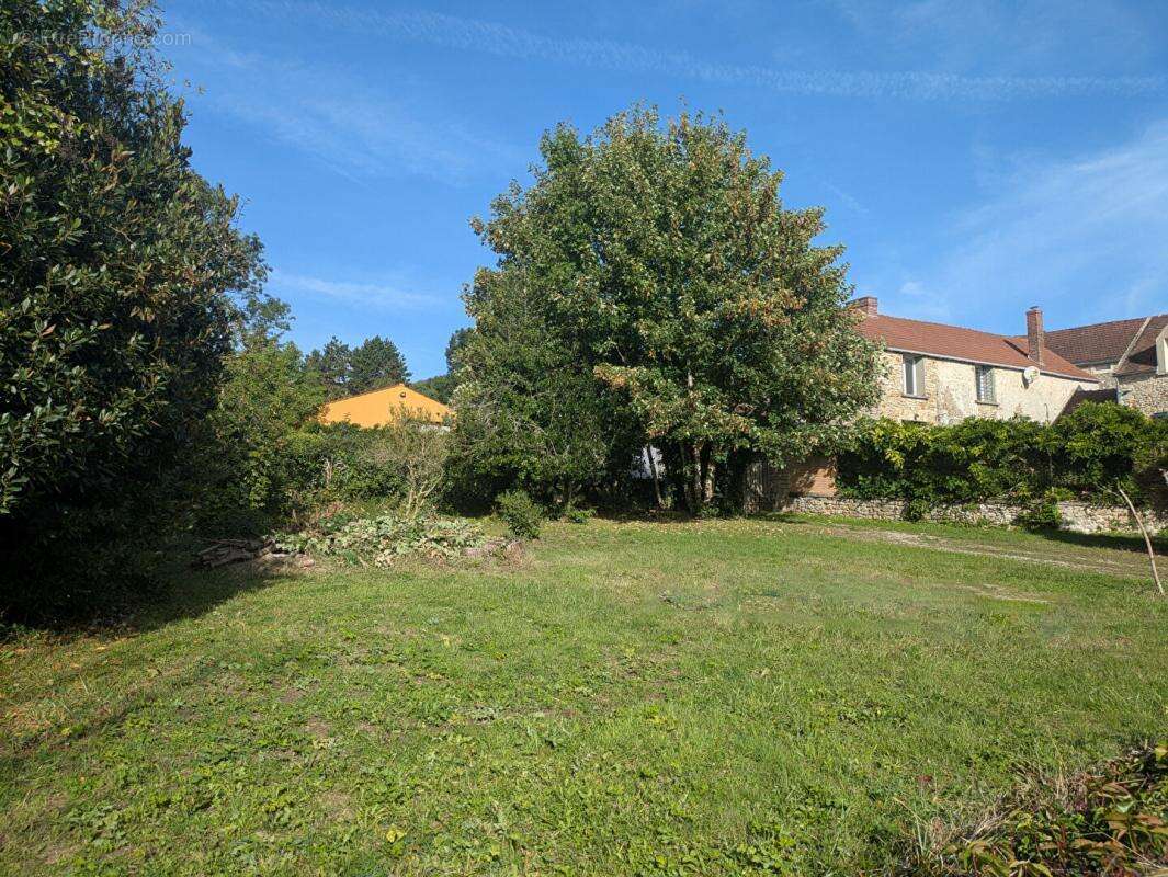 Terrain à JAMBVILLE