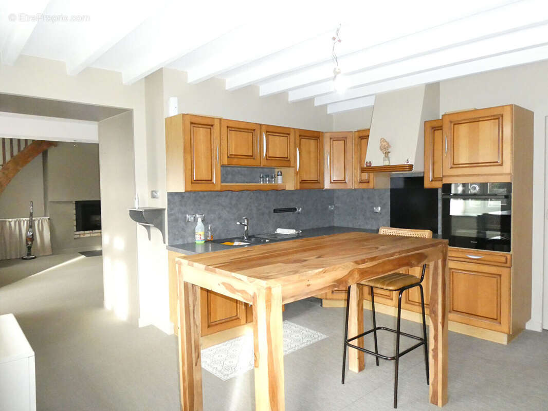 Maison à AMBRIERES-LES-VALLEES