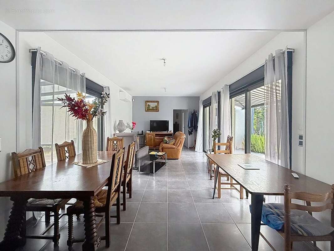 Maison contemporaine toit plat - Quartier calme et recherché - photo 3